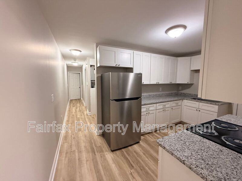 2416 Owen St #B - Photo 4 of 15