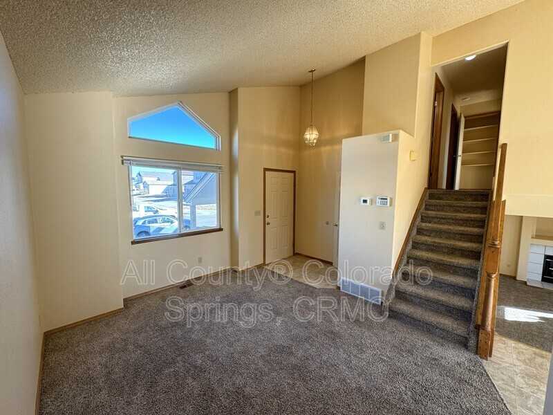 759 Descendant Dr - Photo 4 of 30