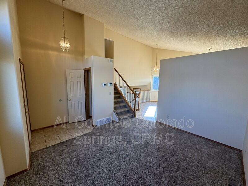 759 Descendant Dr - Photo 5 of 30