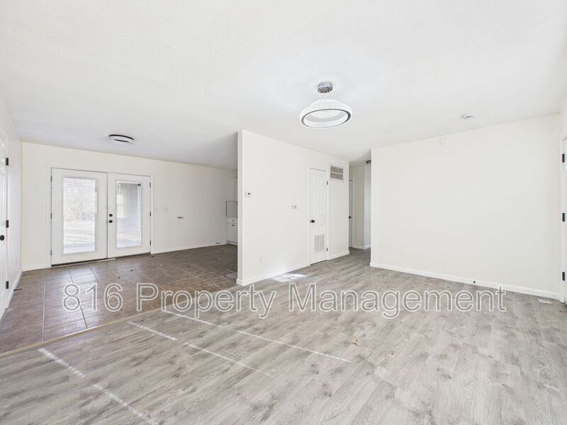 8506 E 111th St - Photo 4 of 18