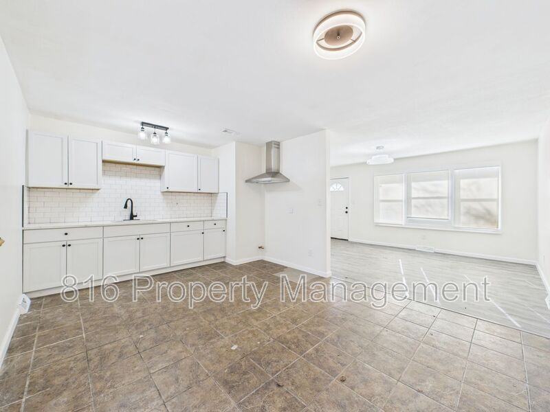 8506 E 111th St - Photo 6 of 18