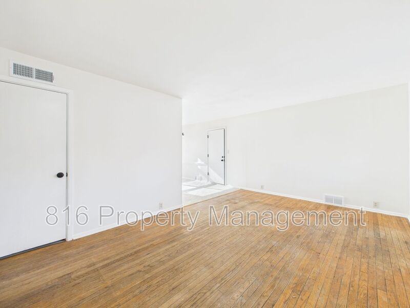 6903 E 113th Ter - Photo 2 of 20