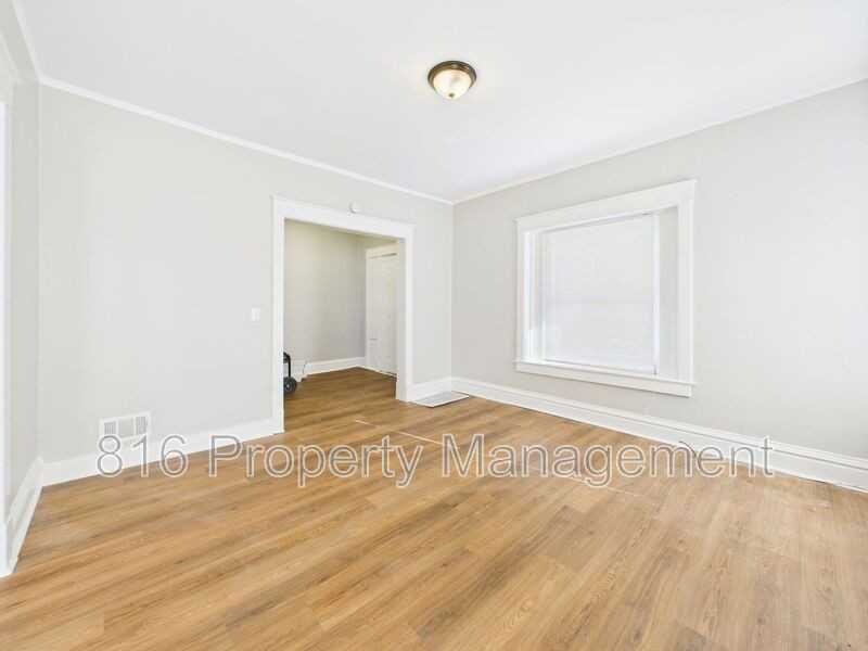 2712 Park Ave - Photo 2 of 17