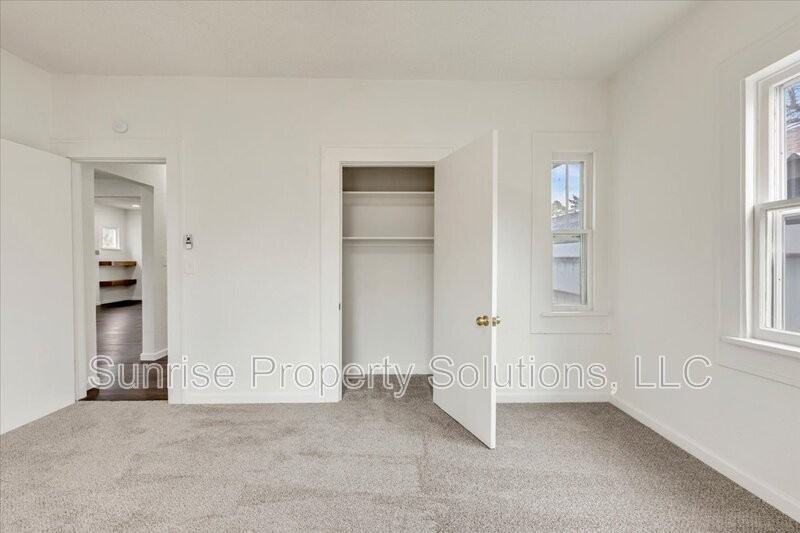 1704 Nw 32nd St - Photo 7 of 14