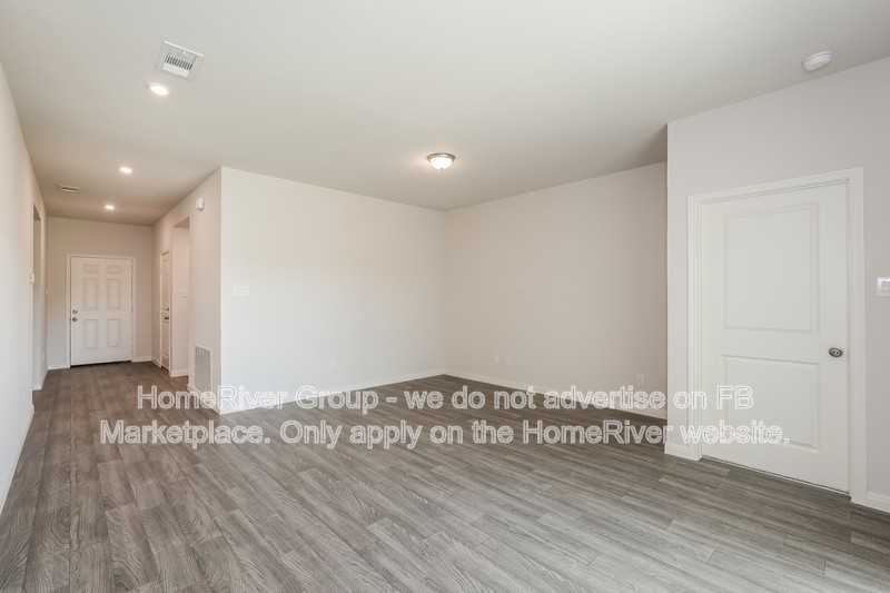 537 Jameson St - Photo 2 of 21