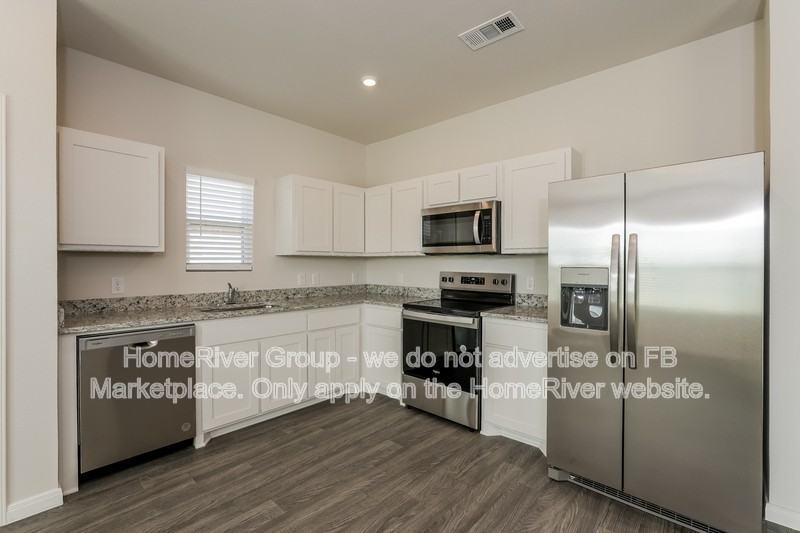 537 Jameson St - Photo 7 of 21