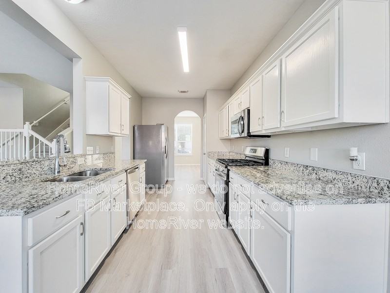 3926 W Lindbergh Ct - Photo 5 of 25