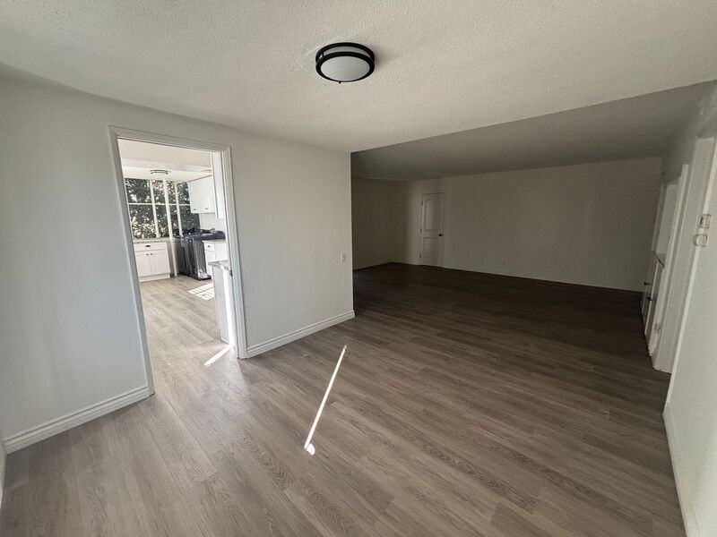 1608 Amberwood Dr #5 - Photo 6 of 27