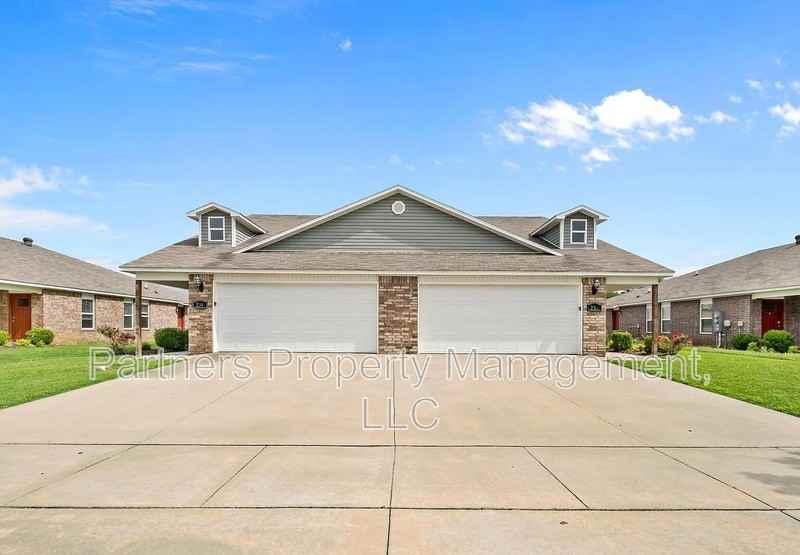 234 E Anabranch Ct - Photo 2 of 21