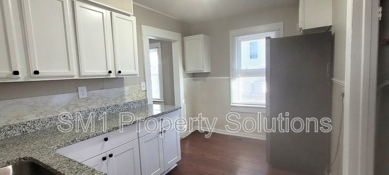 2021 Pine Bluff St - Photo 6 of 12