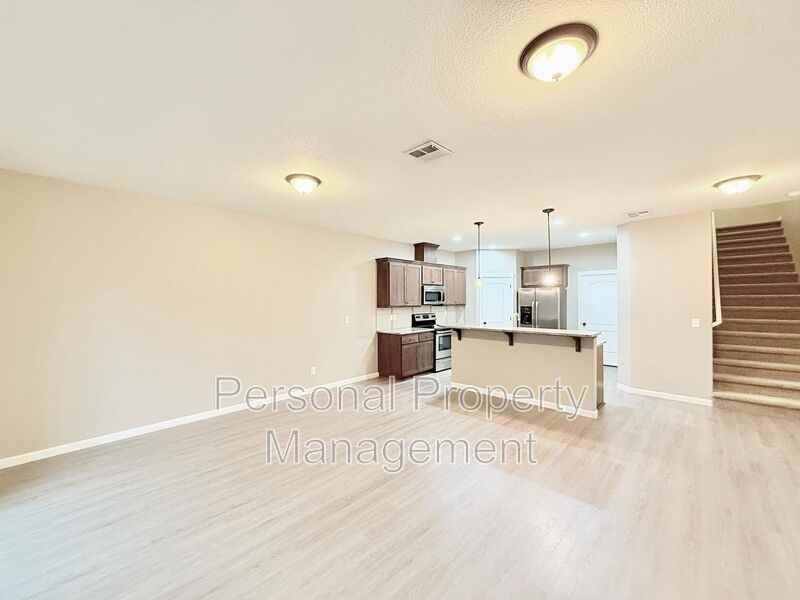 2621 Ne 131st Ave - Photo 2 of 21