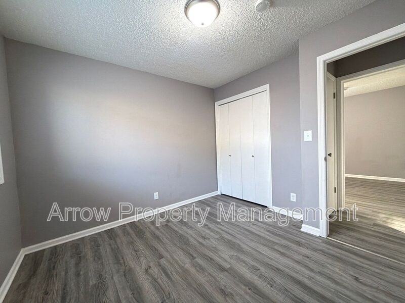 660 S 20th St #2 - Photo 7 of 12