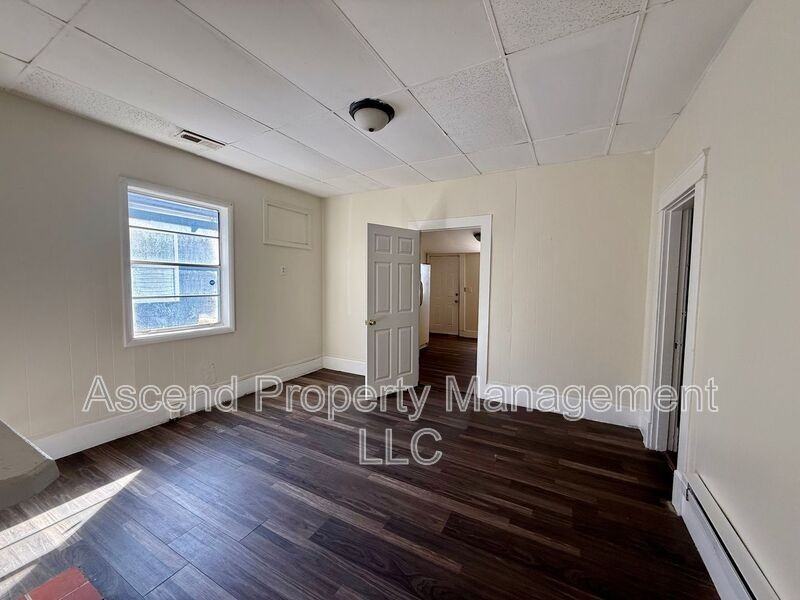 2810 E 46th St - Photo 7 of 13