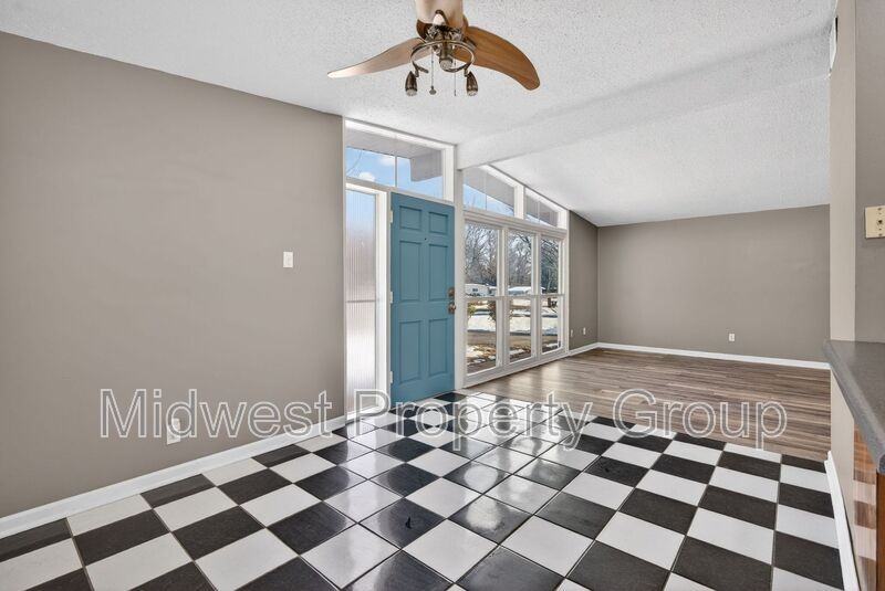 175 Taney Dr - Photo 3 of 25