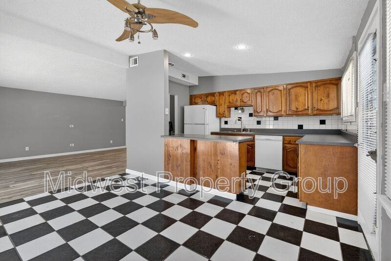 175 Taney Dr - Photo 4 of 25