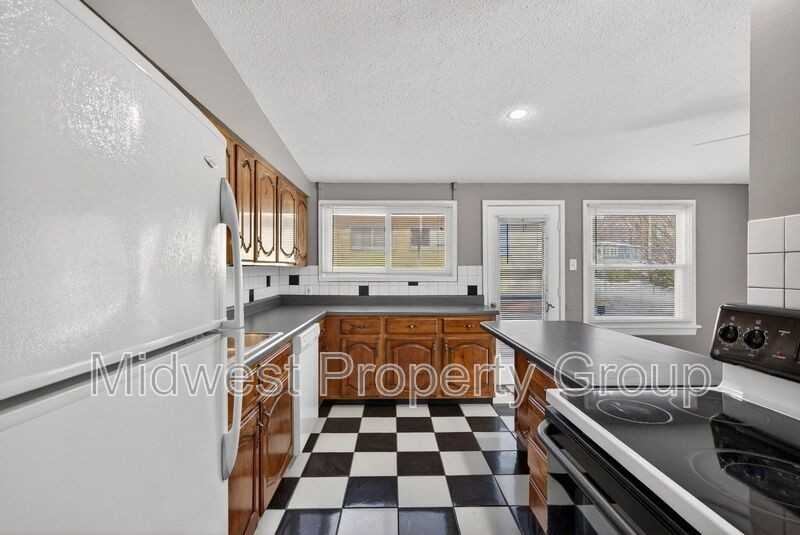 175 Taney Dr - Photo 6 of 25