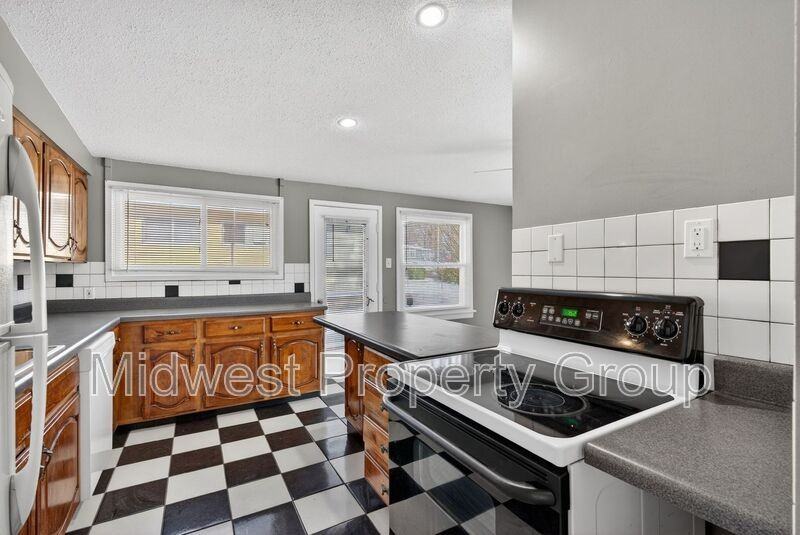 175 Taney Dr - Photo 7 of 25