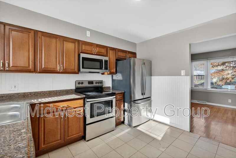 90 Ruth Dr - Photo 3 of 35