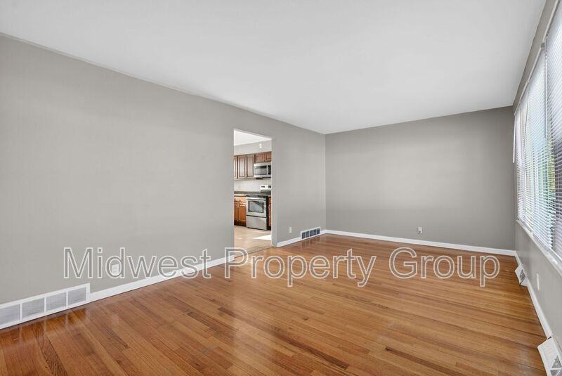 90 Ruth Dr - Photo 5 of 35