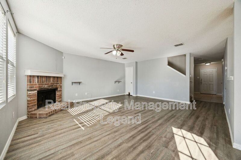 2900 Sheridan Ln - Photo 4 of 27
