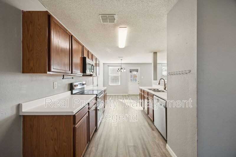 2900 Sheridan Ln - Photo 7 of 27