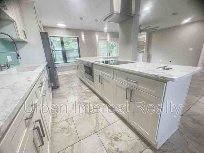 802 E Pine Forest Dr - Photo 2 of 18