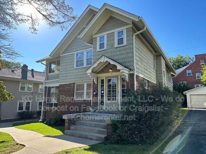 207 W 51st Ter #1 - Photo 2 of 36