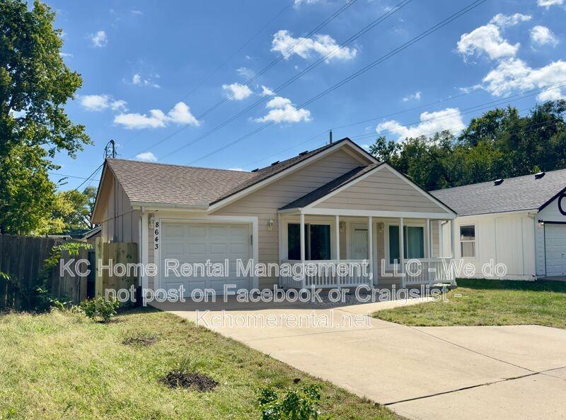 8643 Melrose St - Photo 2 of 29