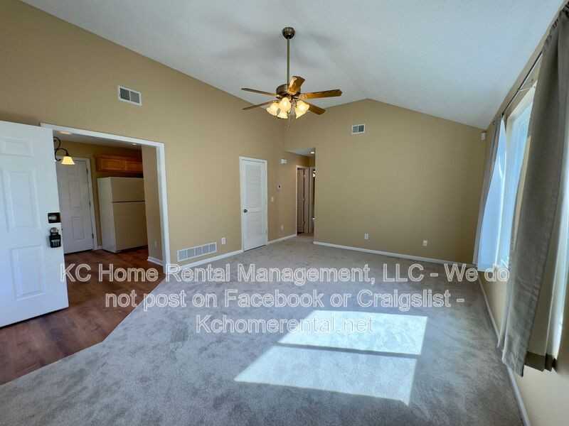 8643 Melrose St - Photo 6 of 29