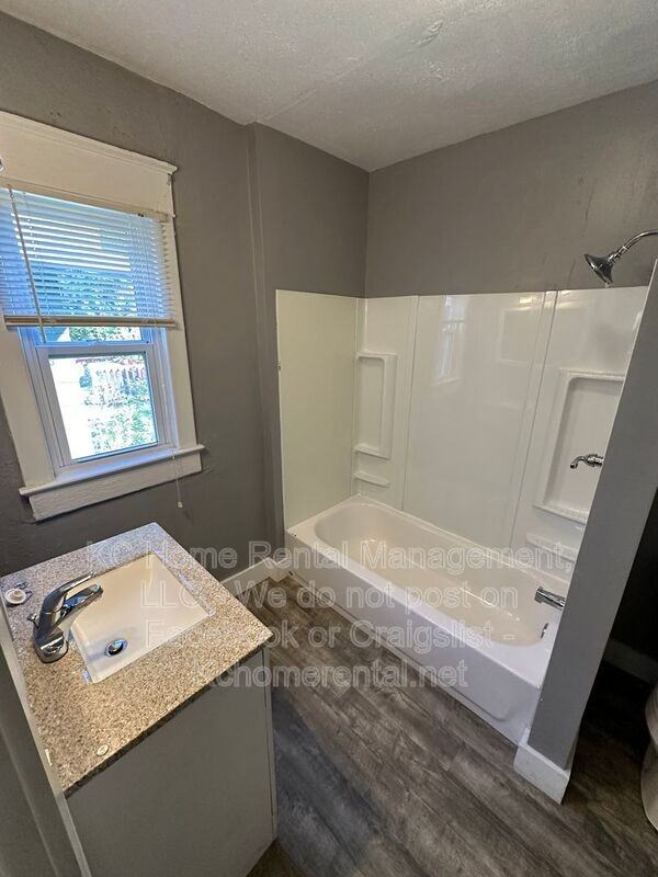 5233 E 6th St #1 - Photo 6 of 30