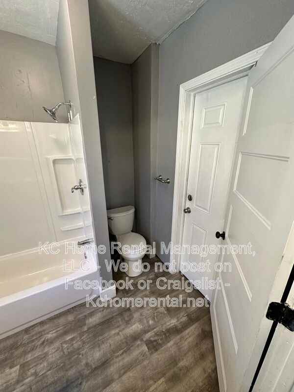 5233 E 6th St #1 - Photo 7 of 30