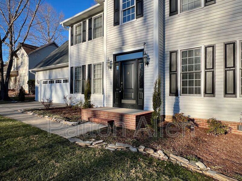 29 Whispering Oak Ct - Photo 2 of 42