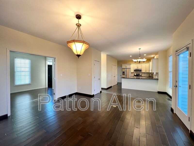 29 Whispering Oak Ct - Photo 6 of 42