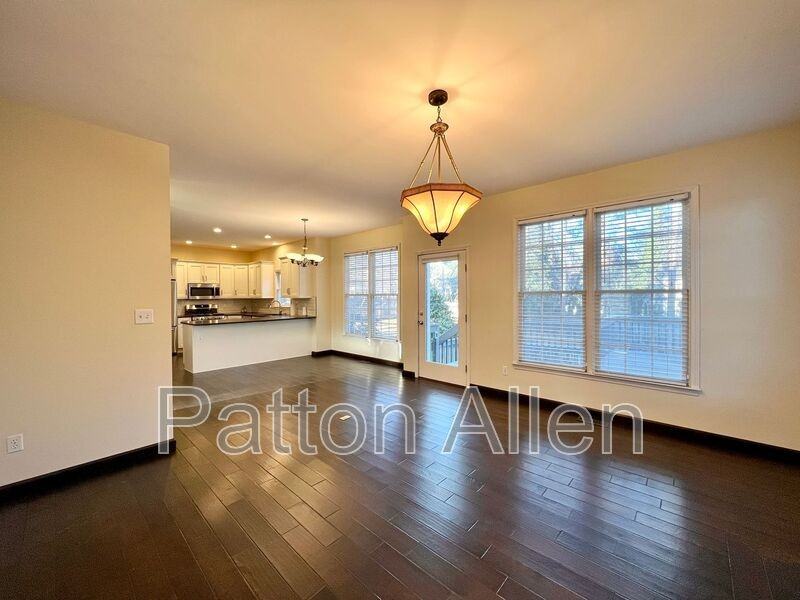 29 Whispering Oak Ct - Photo 7 of 42