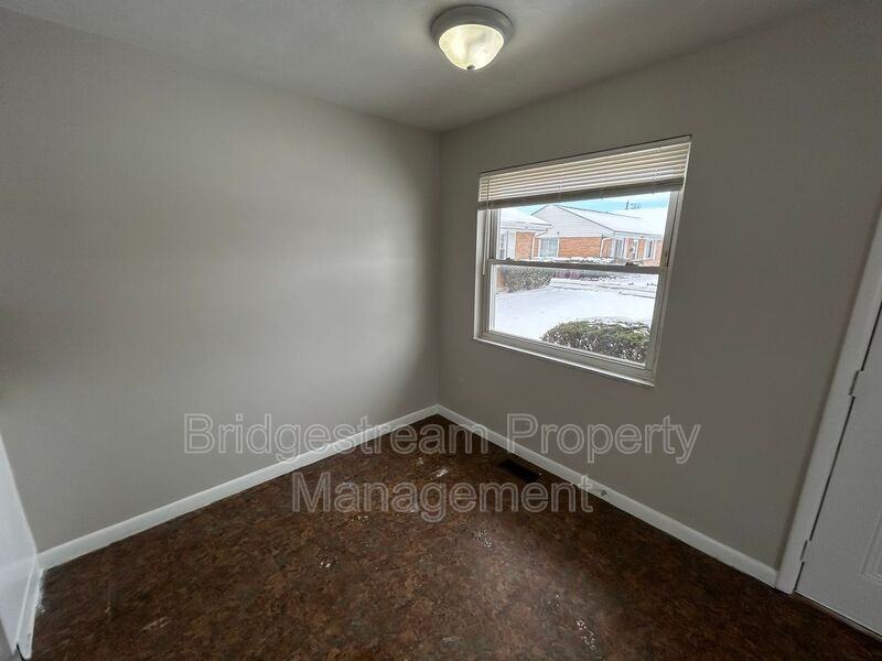 432 Burman Ave - Photo 3 of 7