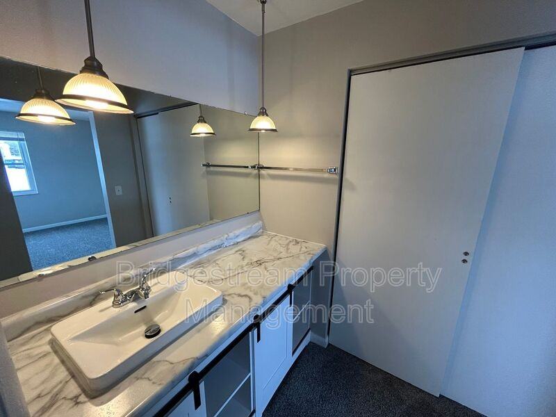 432 Burman Ave - Photo 5 of 7