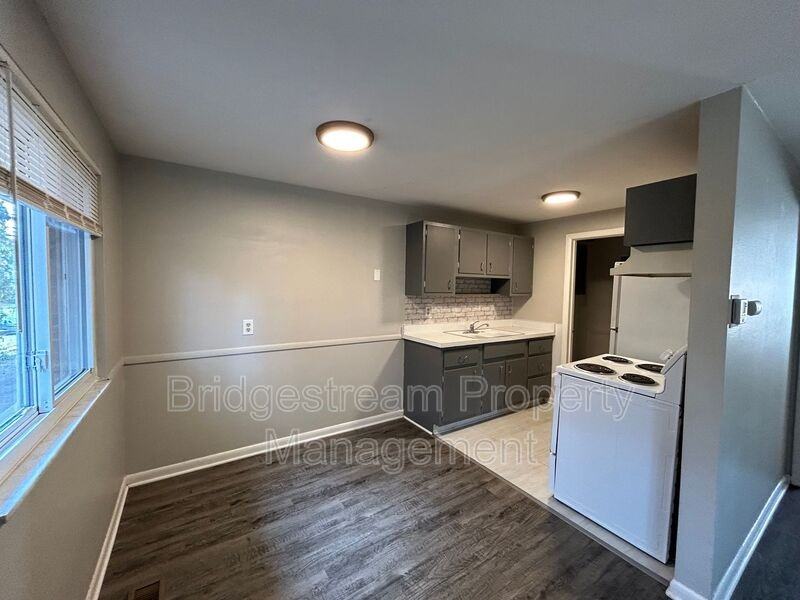 1850A John Glenn Rd - Photo 2 of 8