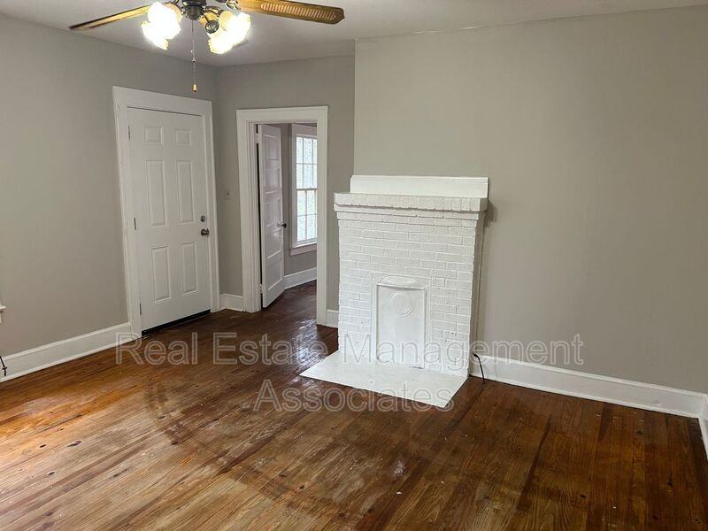 108 Grady St - Photo 3 of 7