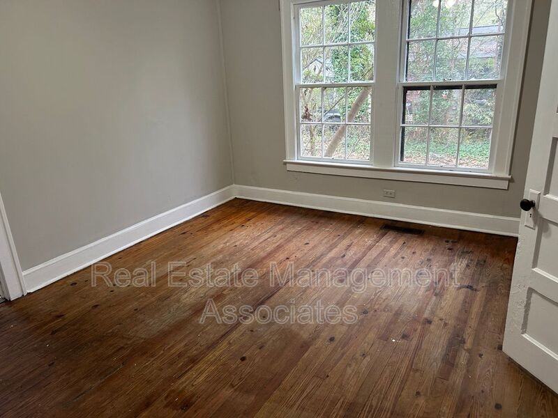 108 Grady St - Photo 4 of 7