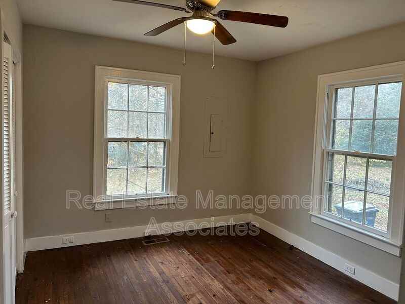 108 Grady St - Photo 6 of 7