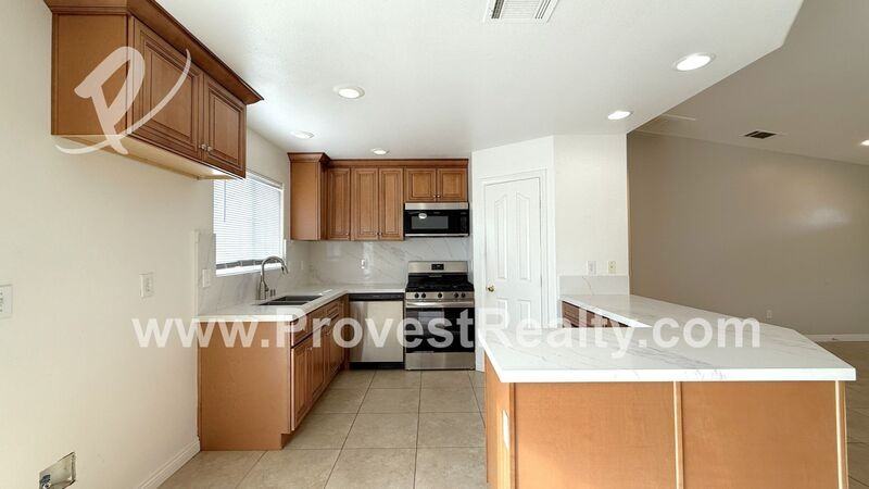 17373 Capri St - Photo 7 of 19