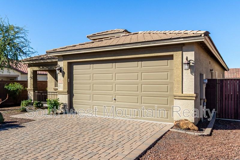 41540 N Jacaranda Ct