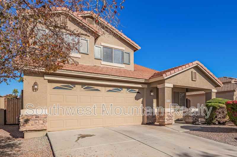 42538 W Sparks Dr - Photo 4 of 36