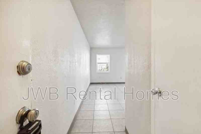 226 16th Ave N #138 - Photo 5 of 18