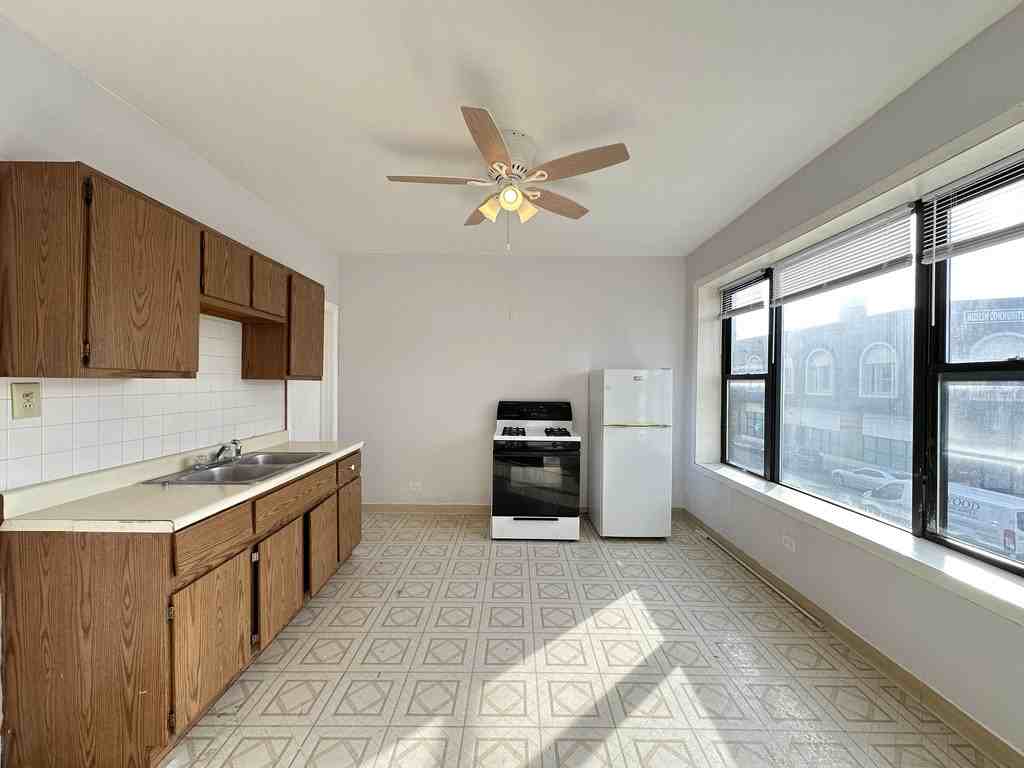 4393 N Elston Ave #5 - Photo 3 of 21