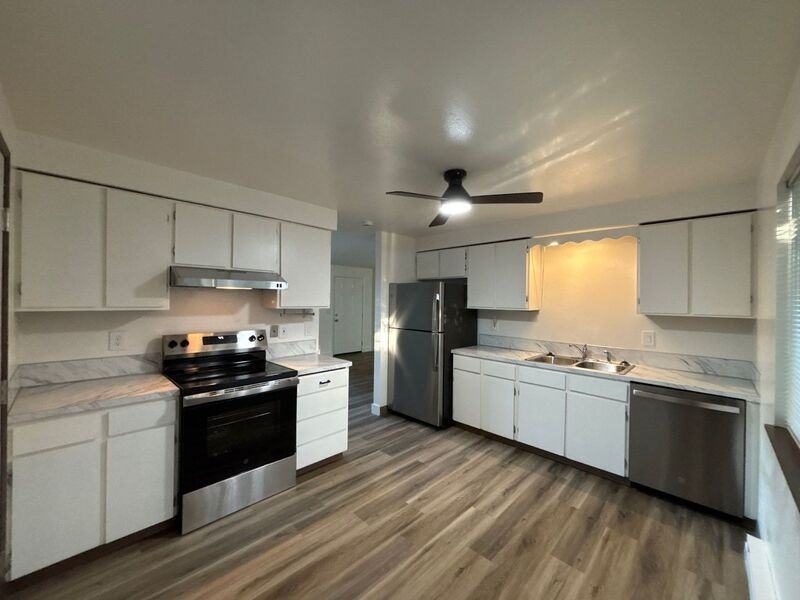 4433 Campbell Dr Se - Photo 7 of 19