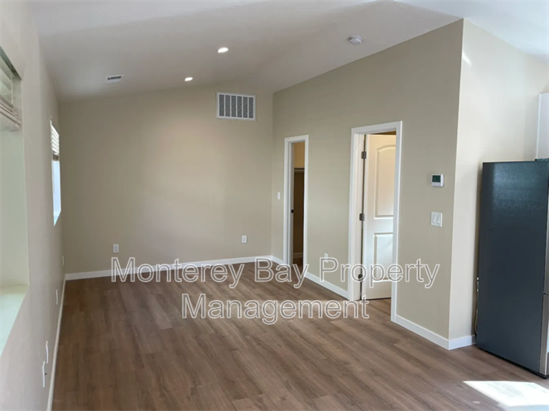 154 Carmel Ave - Photo 5 of 8