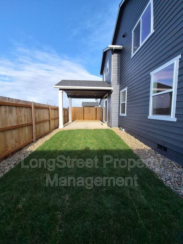 4694 Finch St Se - Photo 2 of 39