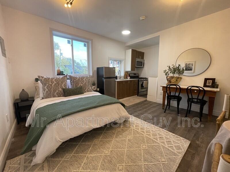 45 St. Paul St W #4 - Photo 2 of 8