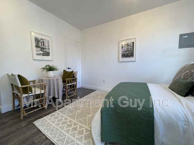 45 St. Paul St W #4 - Photo 3 of 8